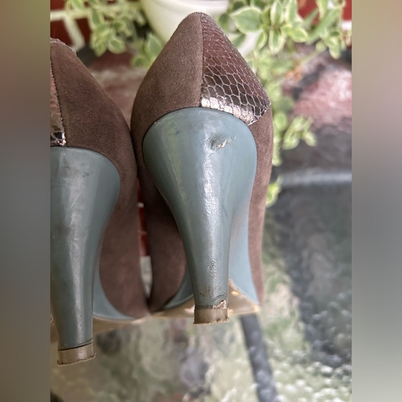 Poetic licence | brown suede wedge heels with golden snakeskin details | sz 6.5 - Picture 12 of 12